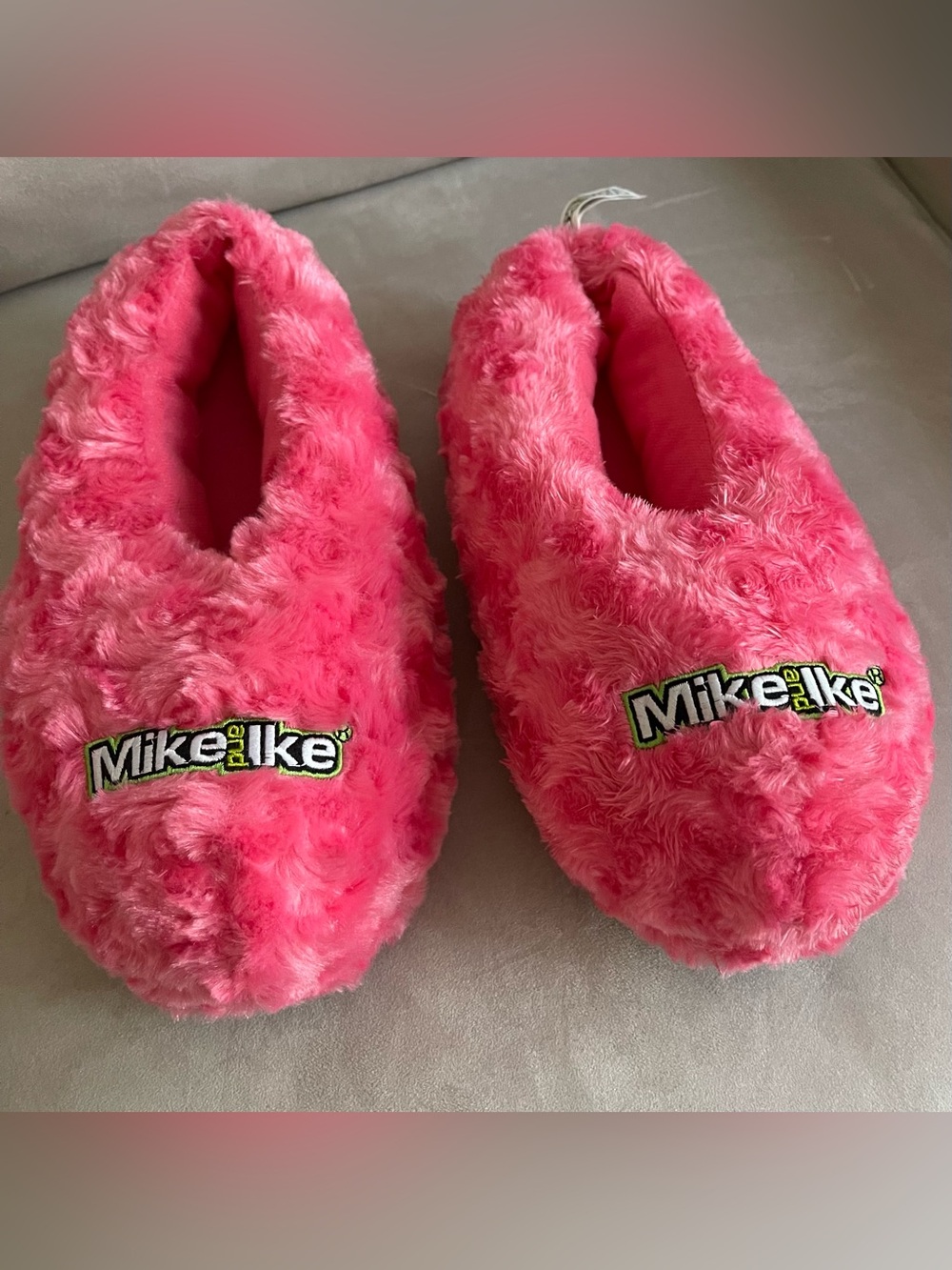 Mike and Ike Candy Pink Fuzzy Plush Slippers - NWOT Size L (Women's 8-9)